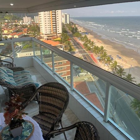 Mongagua Com Vista Para O Mar Pe Na Areia Kültér fotó