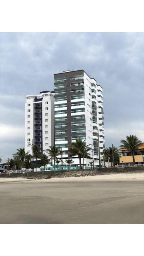 Mongagua Com Vista Para O Mar Pe Na Areia Kültér fotó